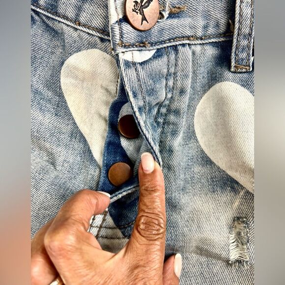 One Teaspoon Heart Print Bandits Shorts - Picture 6 of 13